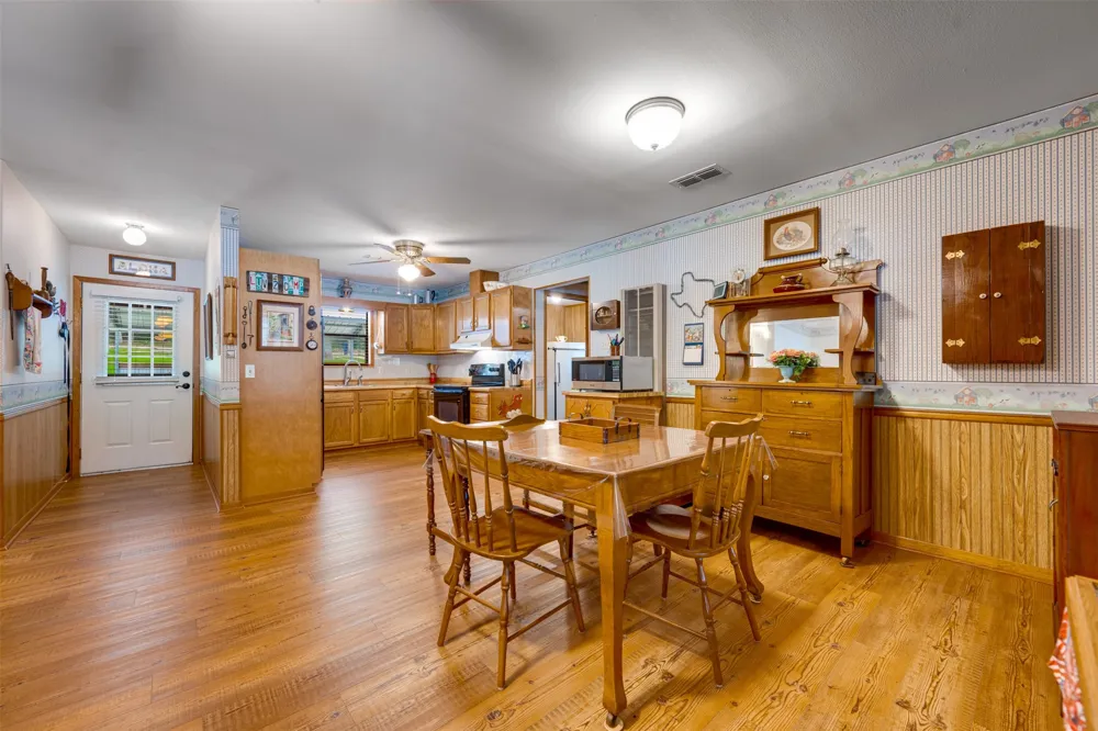 20 Waco Elkhart, TX 75839