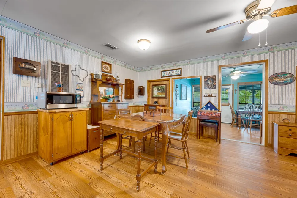 20 Waco Elkhart, TX 75839