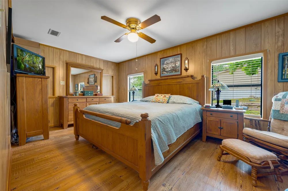20 Waco Elkhart, TX 75839