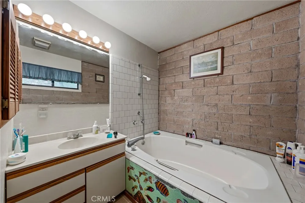 5290 Lake Boulevard Lower Lake, CA 95457