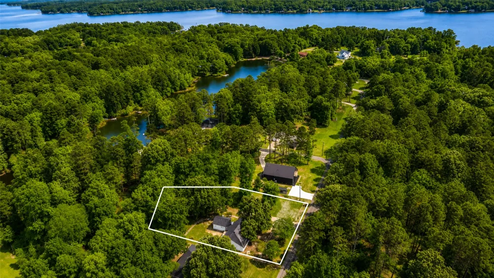 309 S King Lake Rd Scroggins, TX 75480