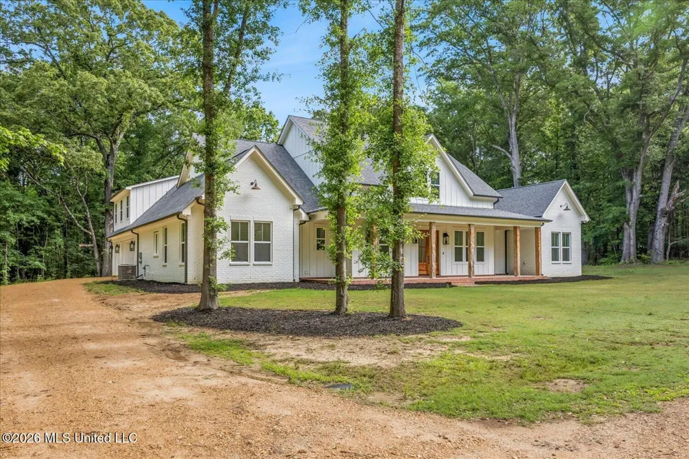 175 Fulmer Road Como, MS 38619