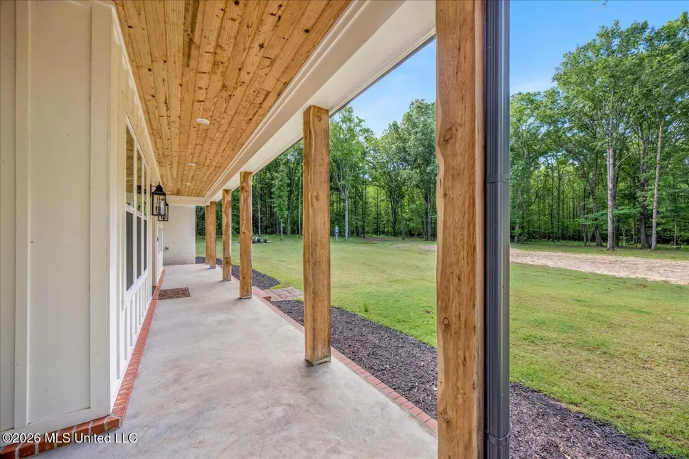 175 Fulmer Road Como, MS 38619