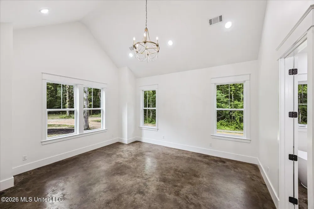 175 Fulmer Road Como, MS 38619