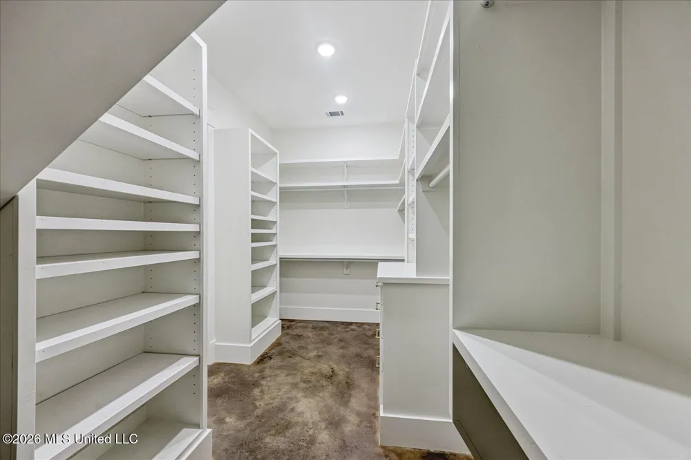 175 Fulmer Road Como, MS 38619