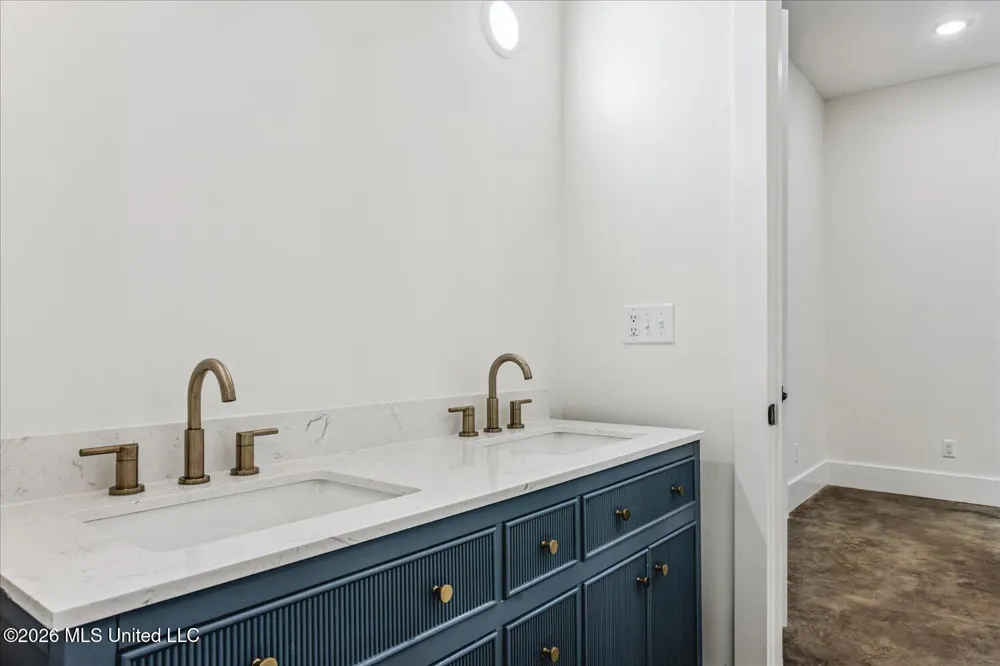 175 Fulmer Road Como, MS 38619