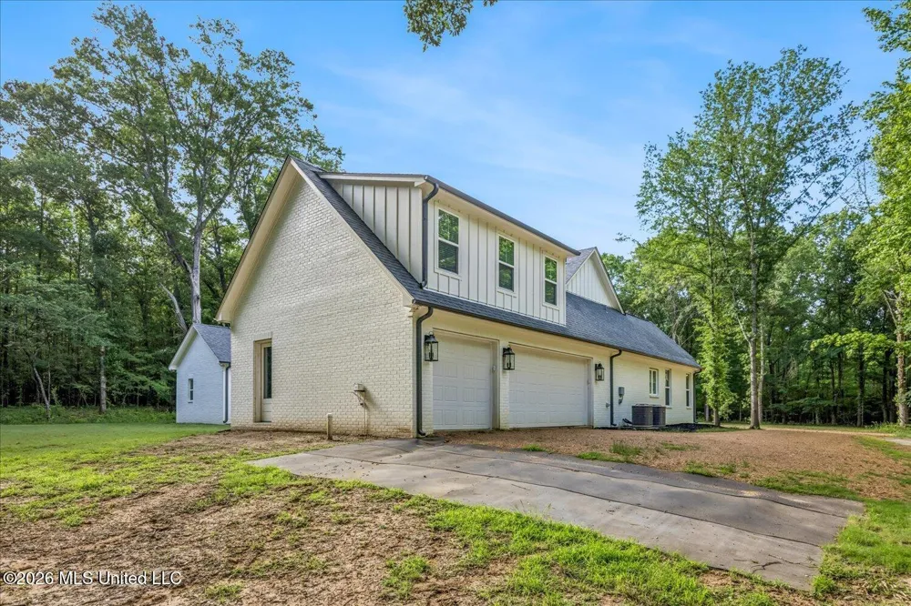 175 Fulmer Road Como, MS 38619