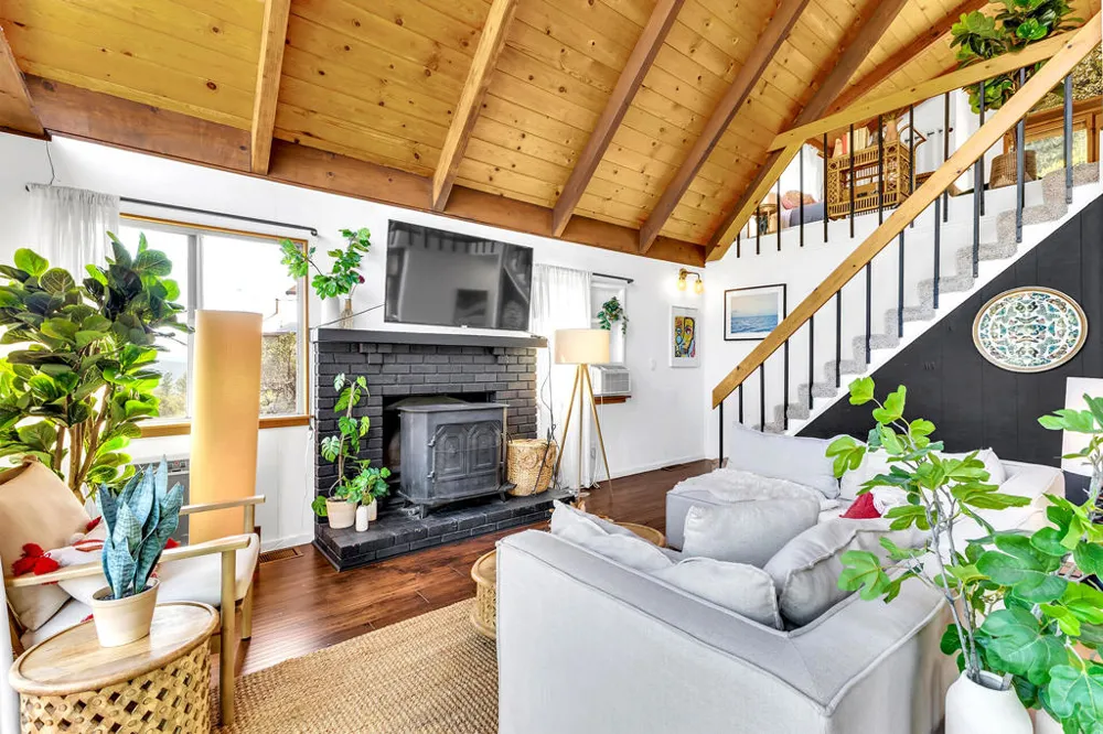 26870 Robin Drive Idyllwild, CA 92549
