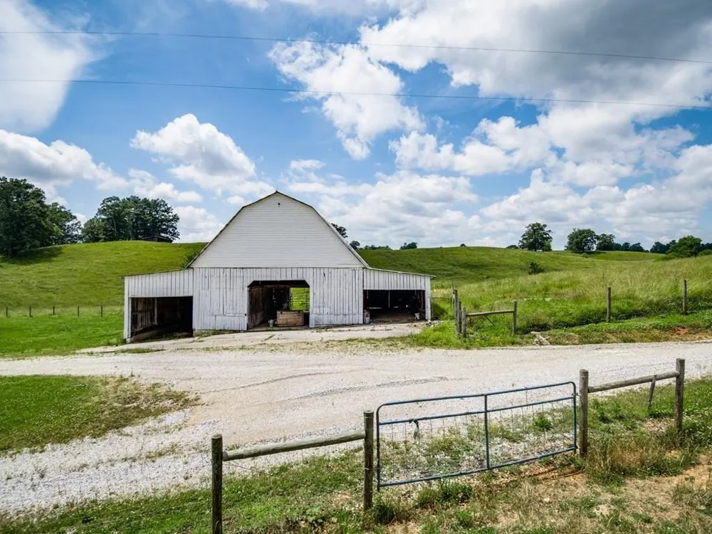 899 Messenger Rd Sparta, TN 38583