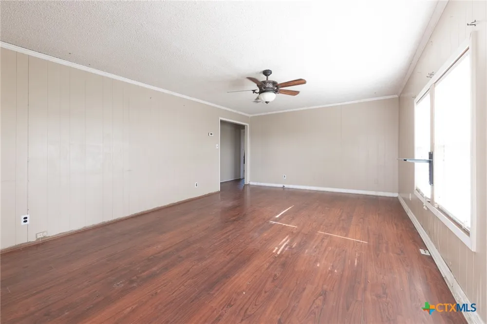3300 State Highway 95 Shiner, TX 77984