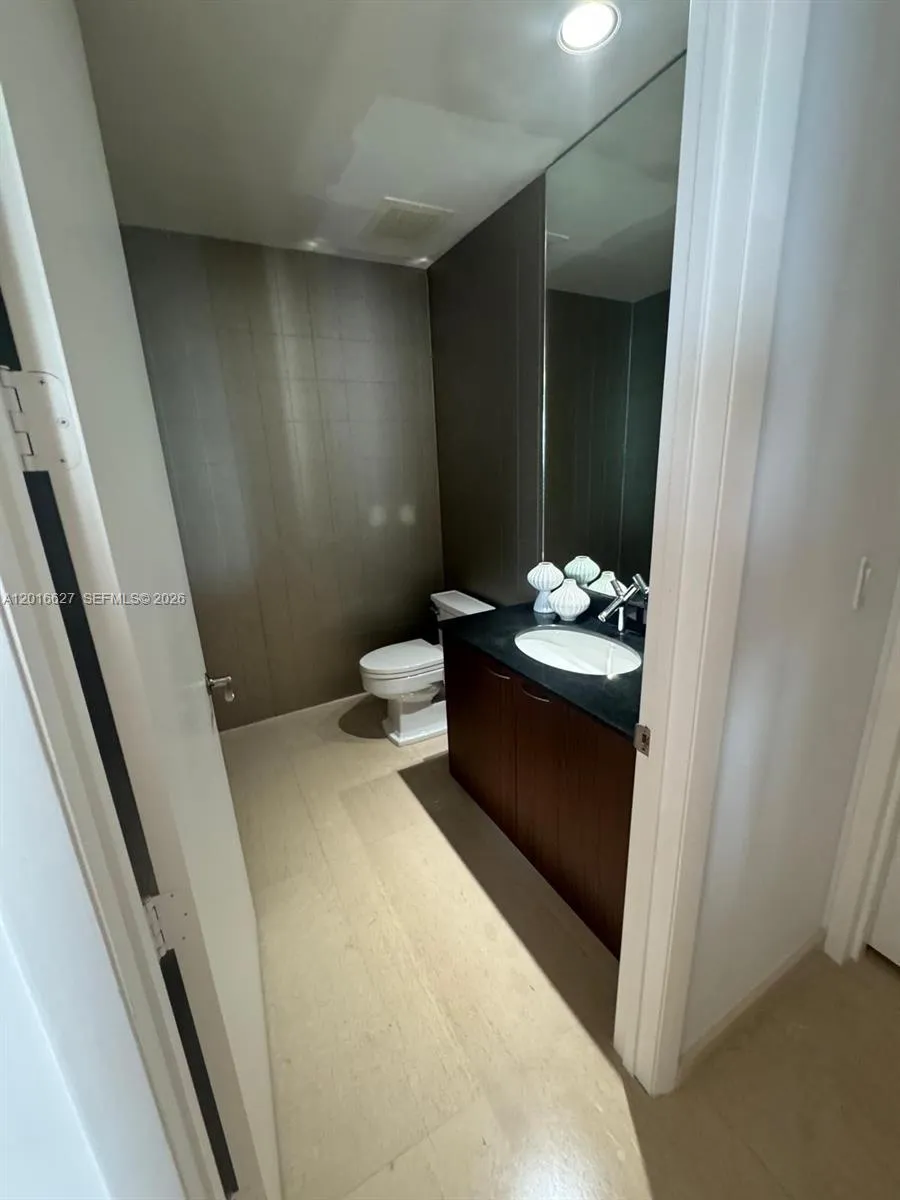 16001 Collins Ave #1002 Sunny Isles Beach, FL 33160