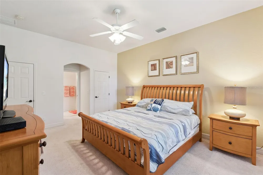 1005 GREEN GATE BOULEVARD Groveland, FL 34736