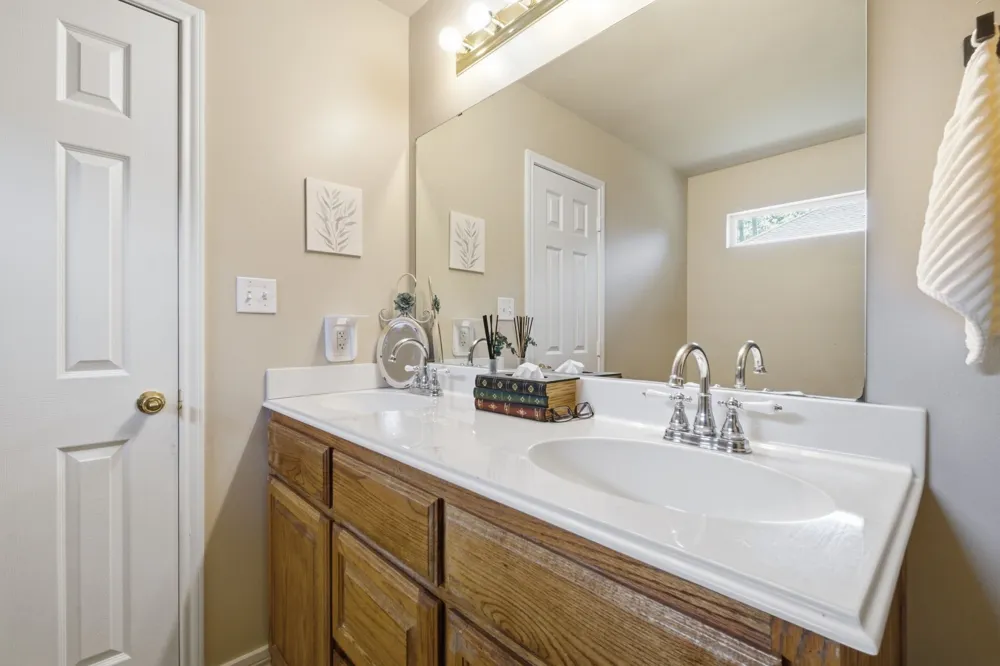 402 Robertson Street Collinsville, TX 76233