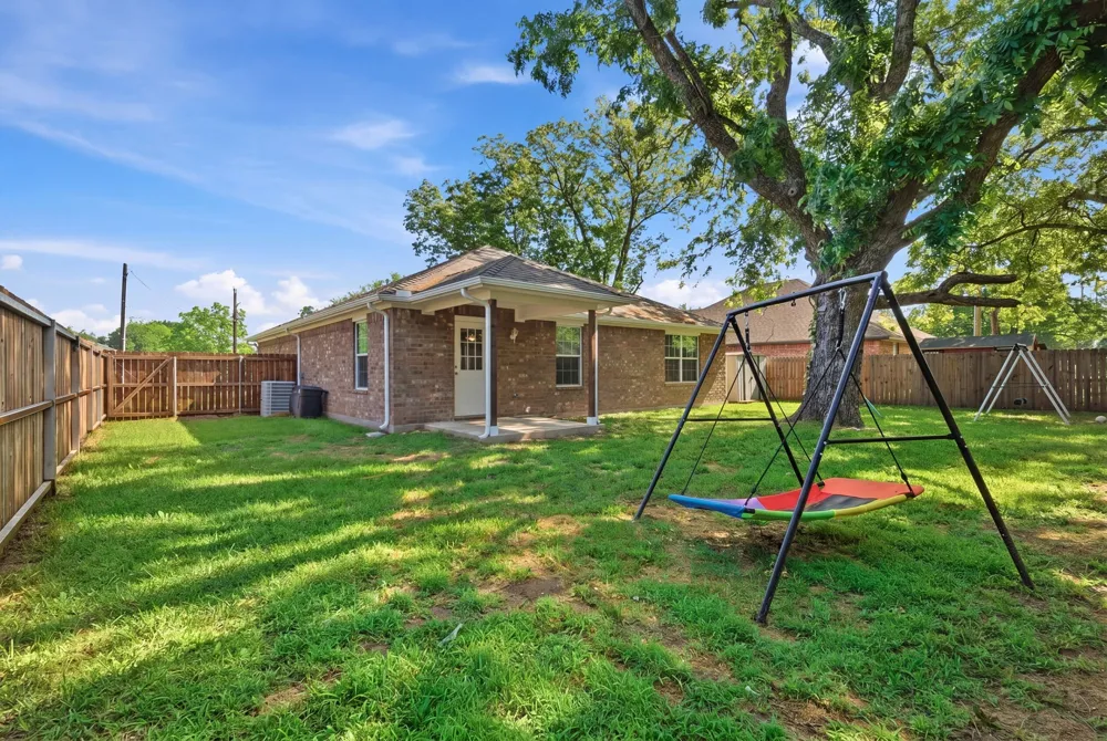 402 Robertson Street Collinsville, TX 76233