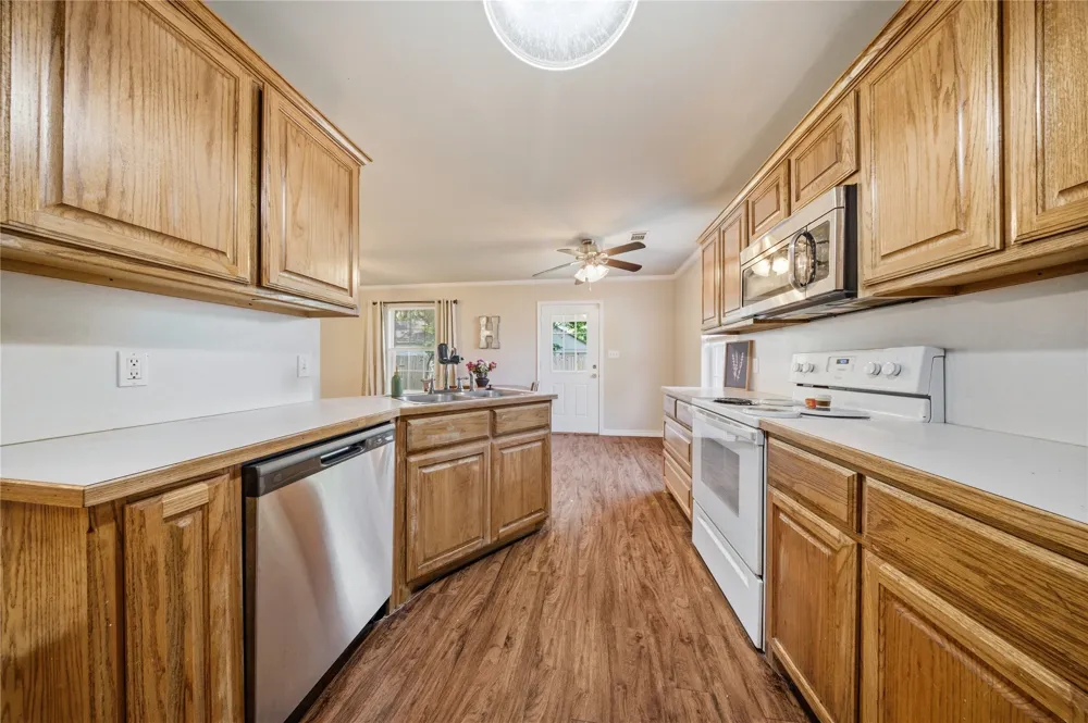 402 Robertson Street Collinsville, TX 76233