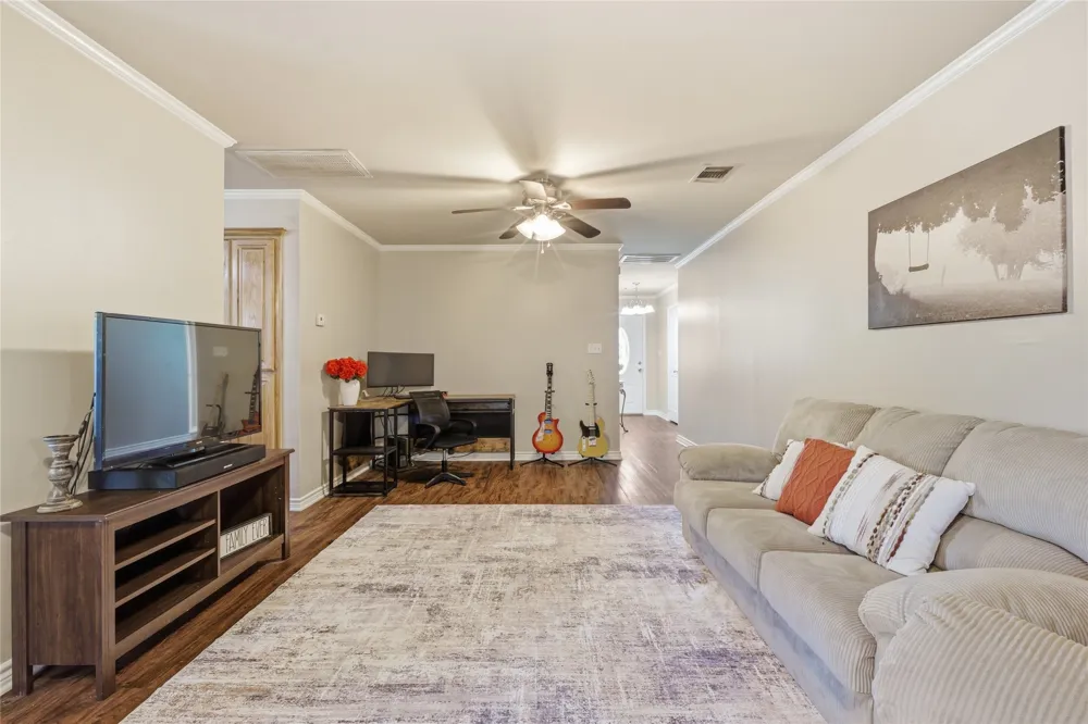 402 Robertson Street Collinsville, TX 76233
