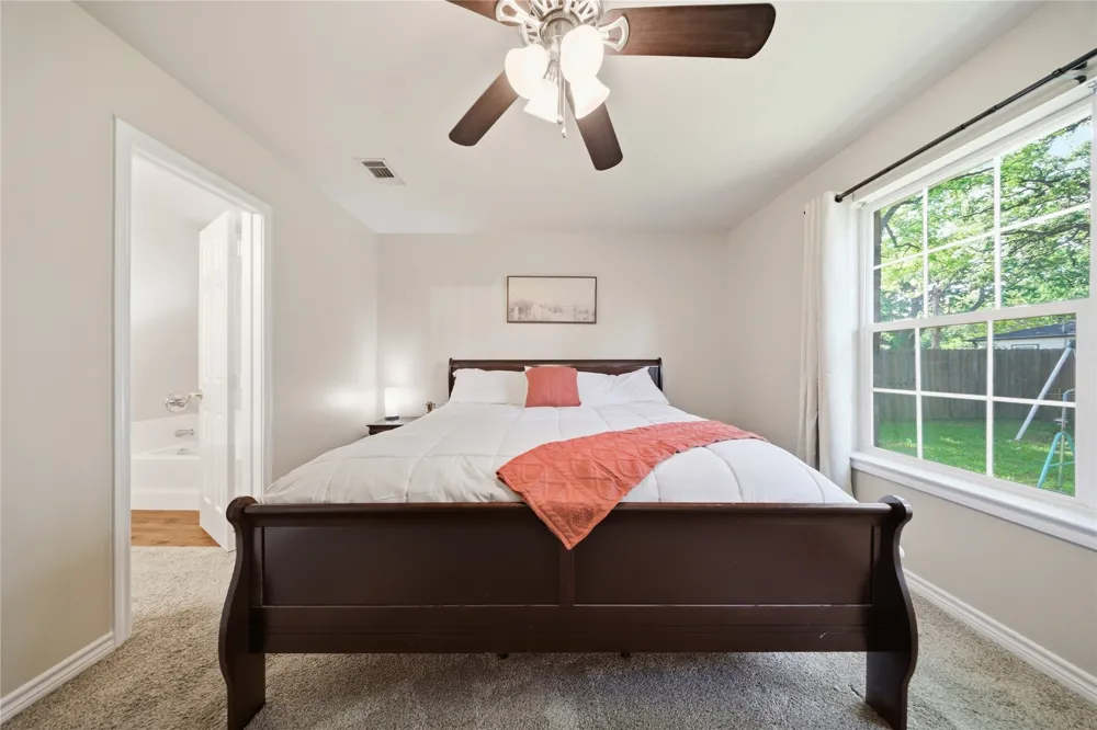 402 Robertson Street Collinsville, TX 76233
