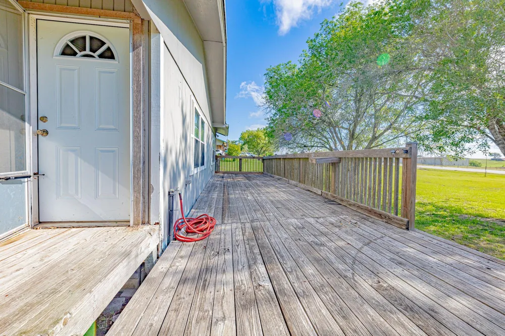 3300 State Highway 95 S Shiner, TX 77984