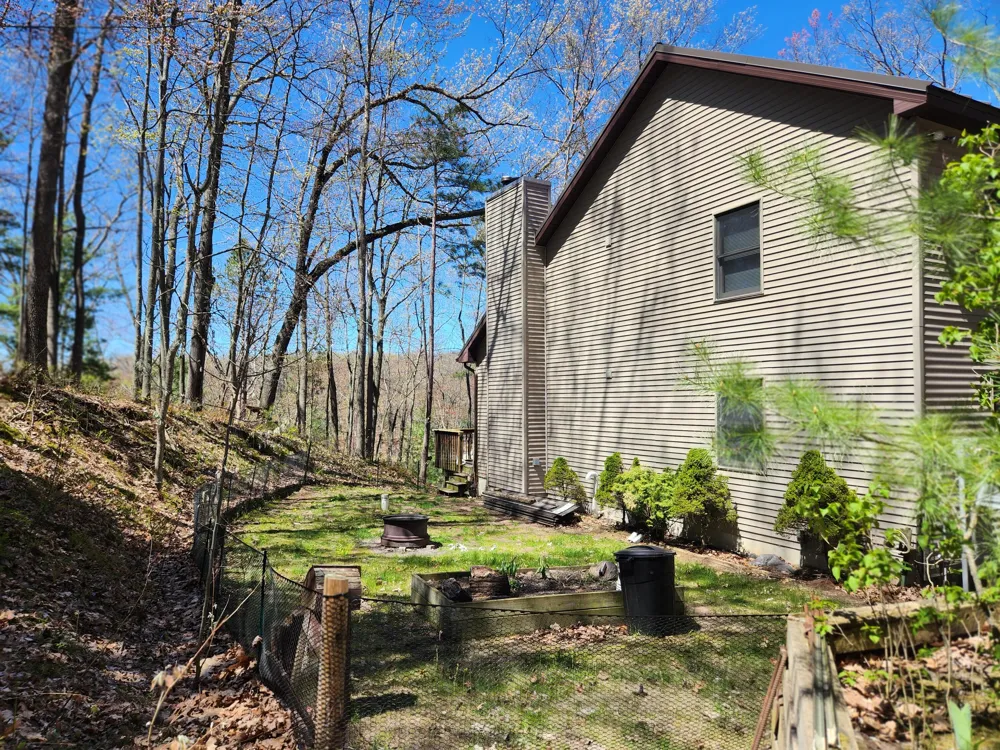 9223 S Trail Of The Lakes Lake Township, MI 49304