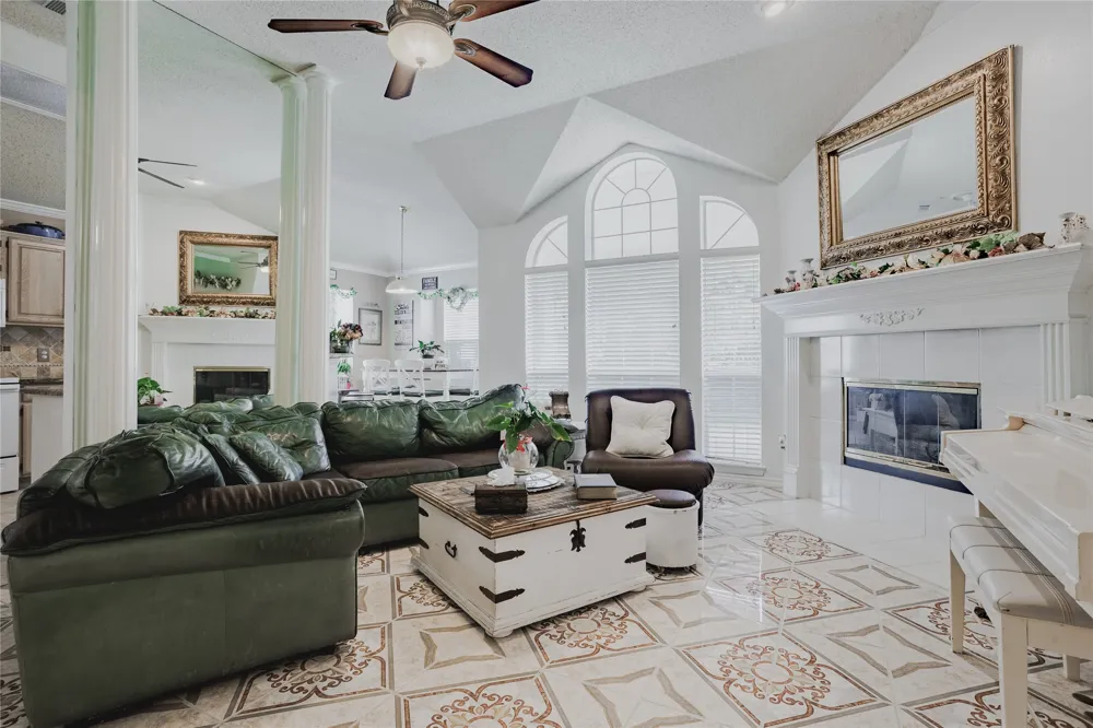 7115 Oaklawn Sachse, TX 75048