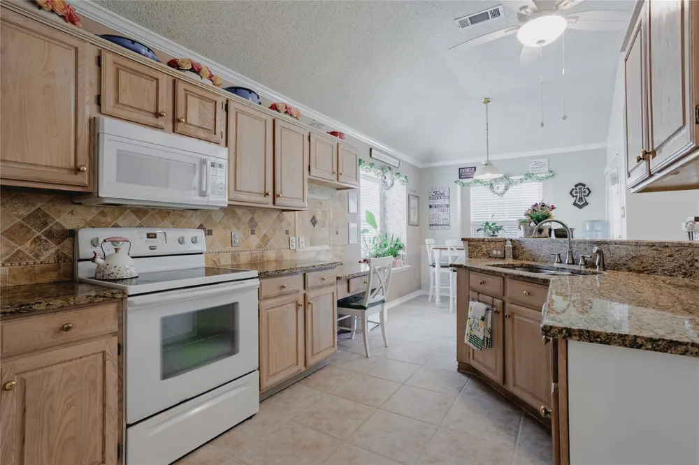 7115 Oaklawn Sachse, TX 75048