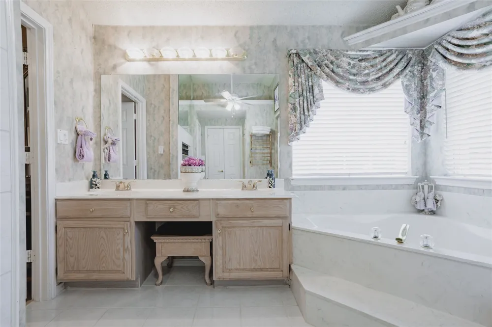 7115 Oaklawn Sachse, TX 75048