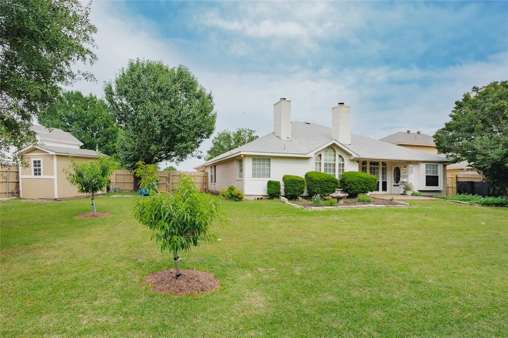7115 Oaklawn Sachse, TX 75048