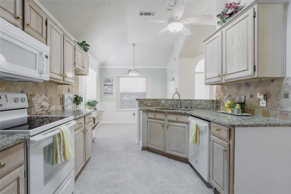 7115 Oaklawn Sachse, TX 75048