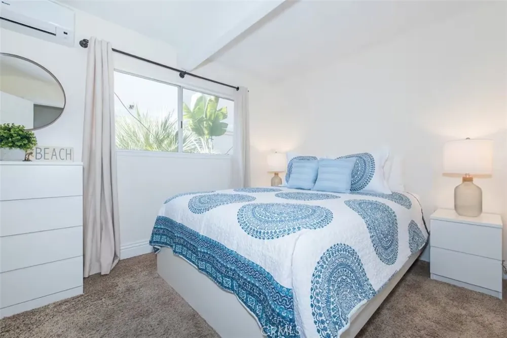 2202 W Oceanfront Newport Beach, CA 92663