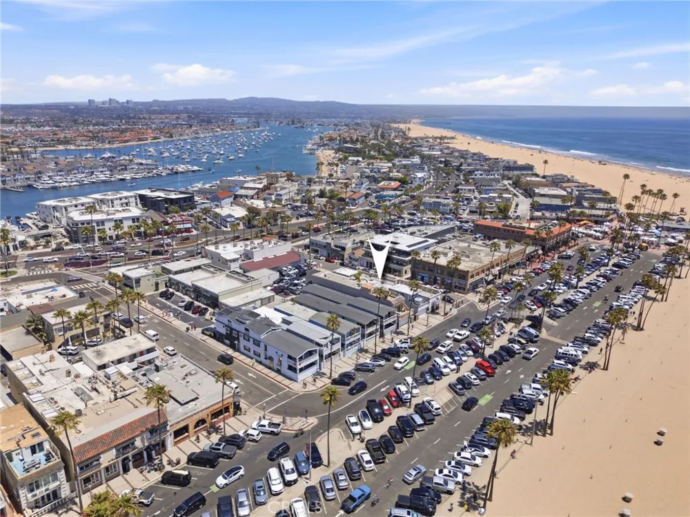 2202 W Oceanfront Newport Beach, CA 92663