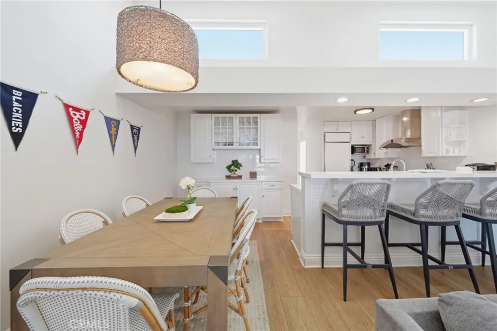 2202 W Oceanfront Newport Beach, CA 92663