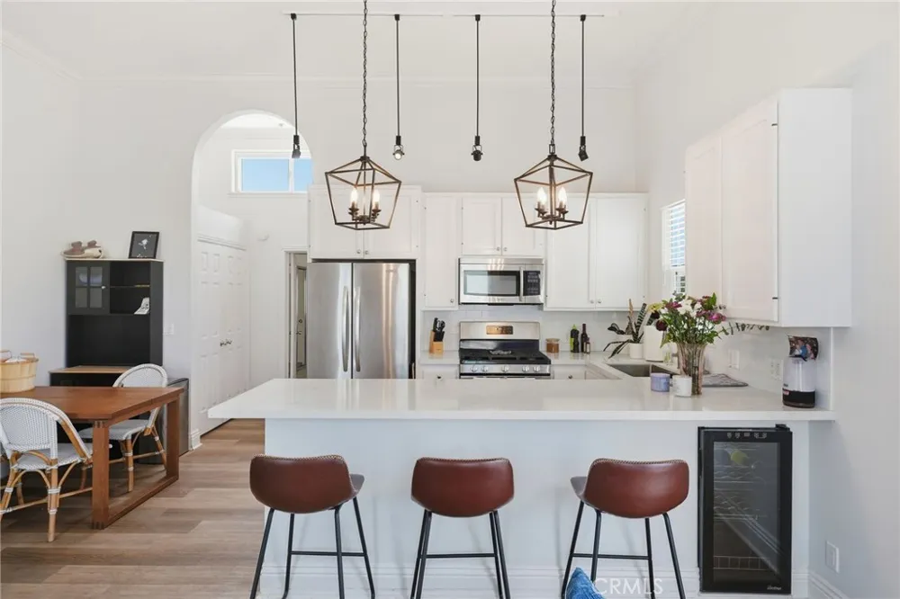 2202 W Oceanfront Newport Beach, CA 92663