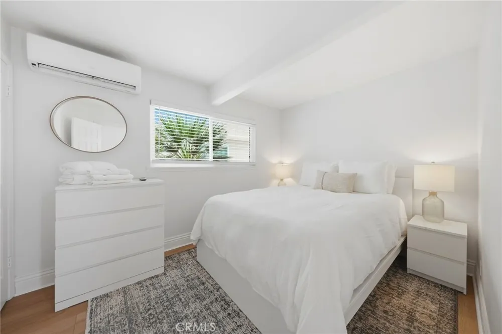 2202 W Oceanfront Newport Beach, CA 92663