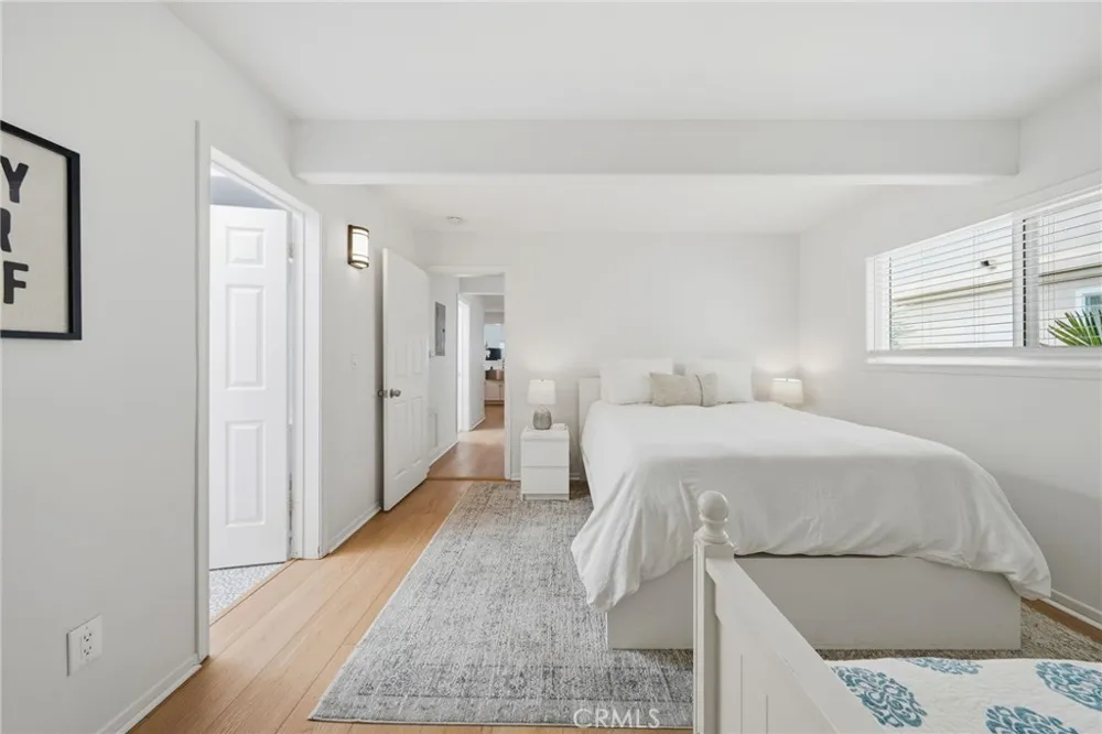 2202 W Oceanfront Newport Beach, CA 92663