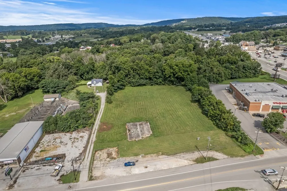25 Mayberry St Sparta, TN 38583