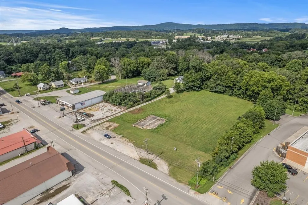 25 Mayberry St Sparta, TN 38583