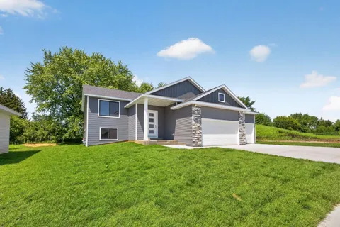 1150 Petersen Court NW