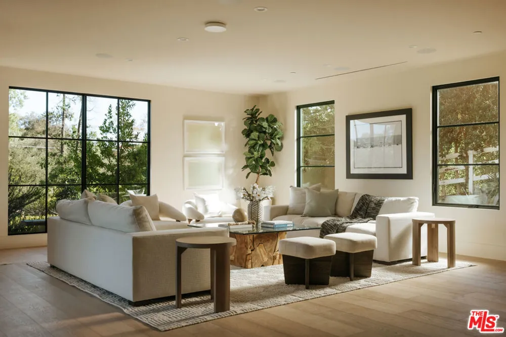5287 Round Meadow Road Hidden Hills, CA 91302