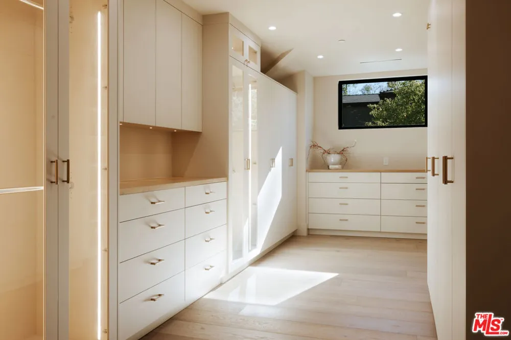 5287 Round Meadow Road Hidden Hills, CA 91302