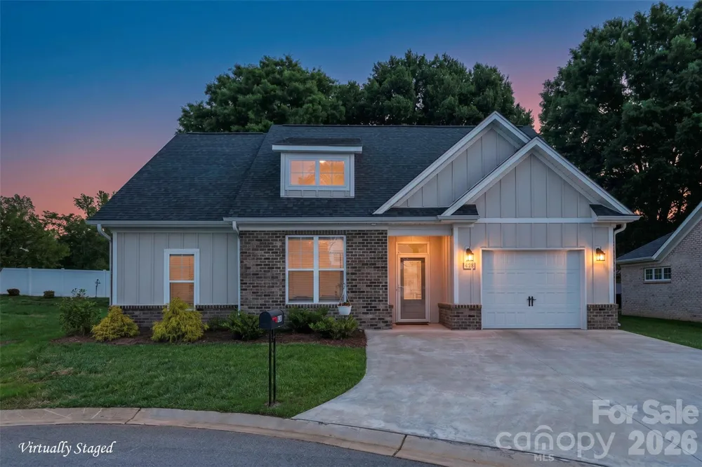 438 Fernwood Drive Yadkinville, NC 27055