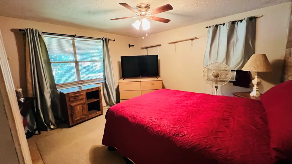 613 Hilltop Drive Tool, TX 75143