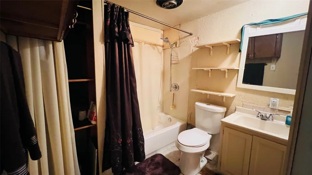 613 Hilltop Drive Tool, TX 75143