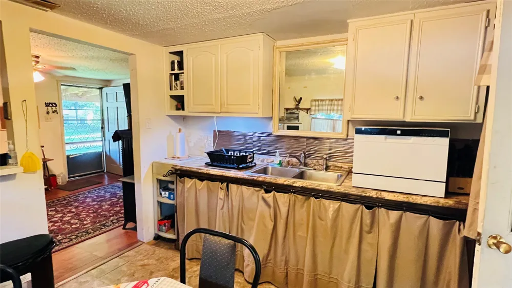 613 Hilltop Drive Tool, TX 75143