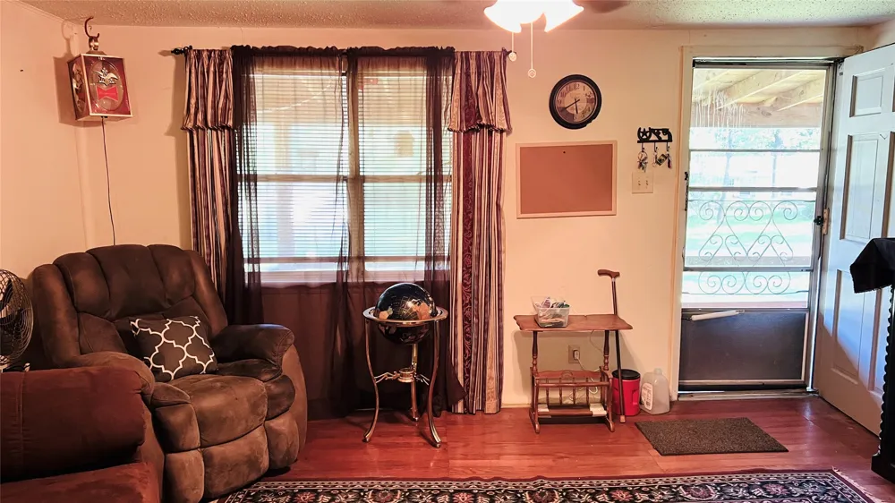 613 Hilltop Drive Tool, TX 75143