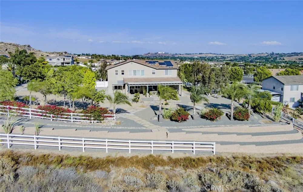 17465 Fairbreeze Riverside, CA 92504