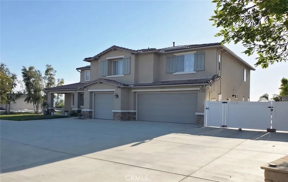 17465 Fairbreeze Riverside, CA 92504