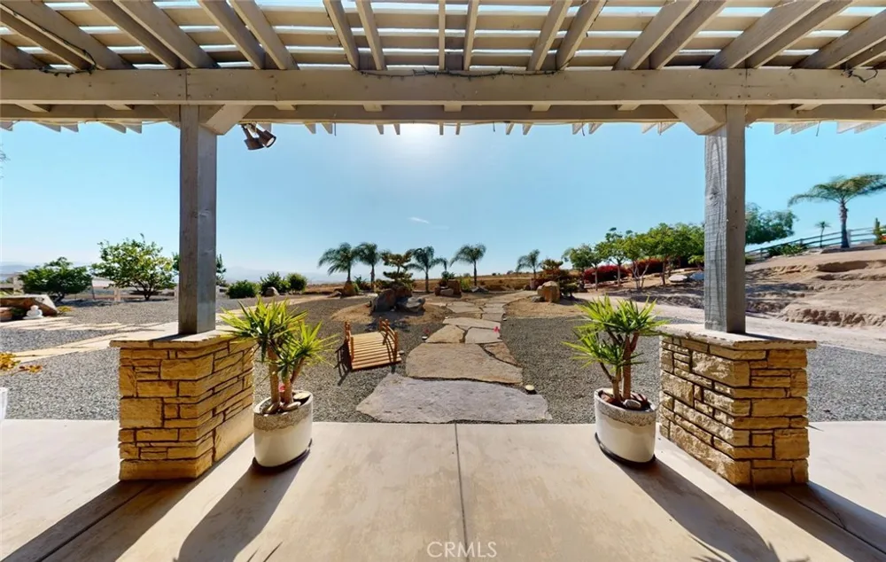 17465 Fairbreeze Riverside, CA 92504