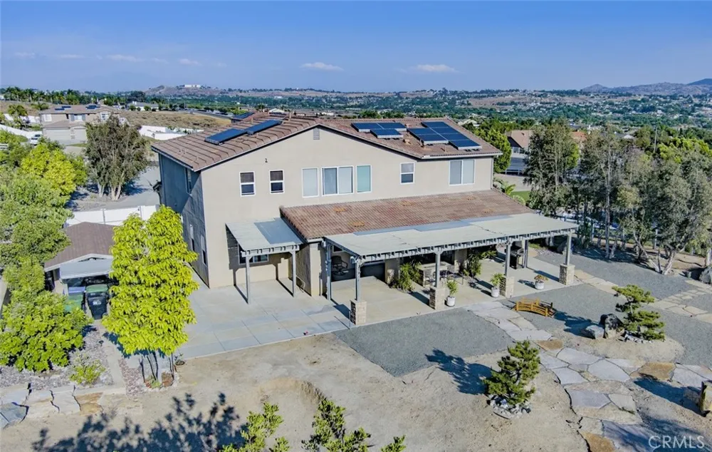 17465 Fairbreeze Riverside, CA 92504