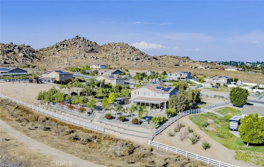 17465 Fairbreeze Riverside, CA 92504