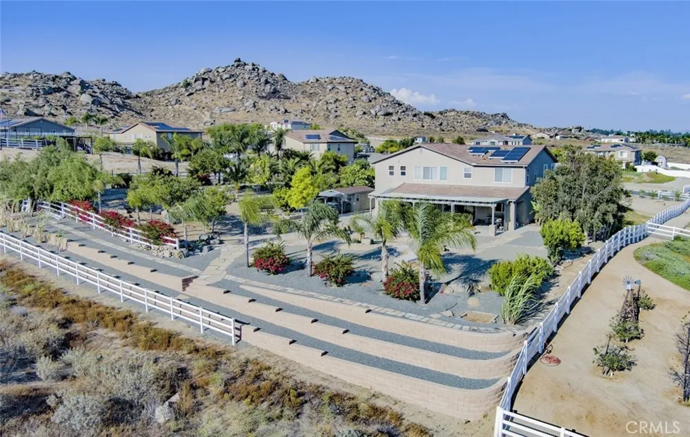 17465 Fairbreeze Riverside, CA 92504
